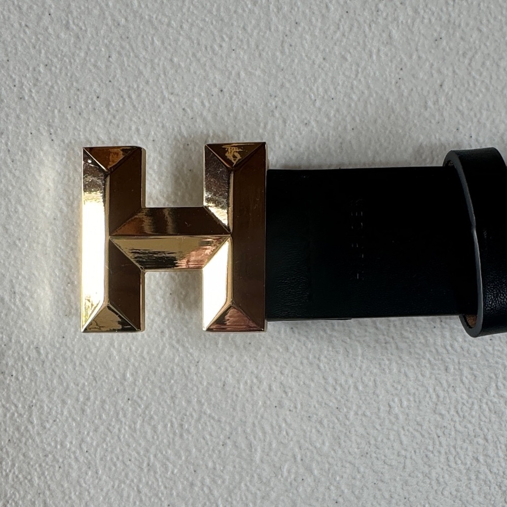 NWT Tommy Hilfiger S Belt with gold H buckle